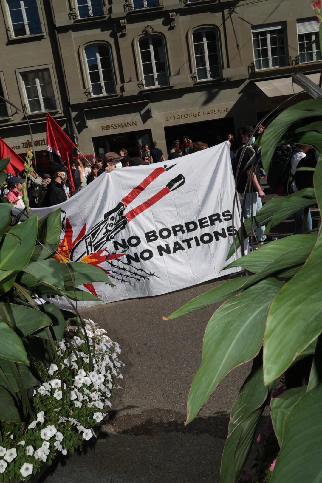 Transparent No Border No Nations